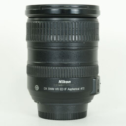 Nikon AF-S DX VR Zoom-Nikkor 18-200mm F3.5-5.6G IF-ED Nikon AF-S DX VR Zoom-Nikkor 18-200mm F3.5-5.6G IF-ED