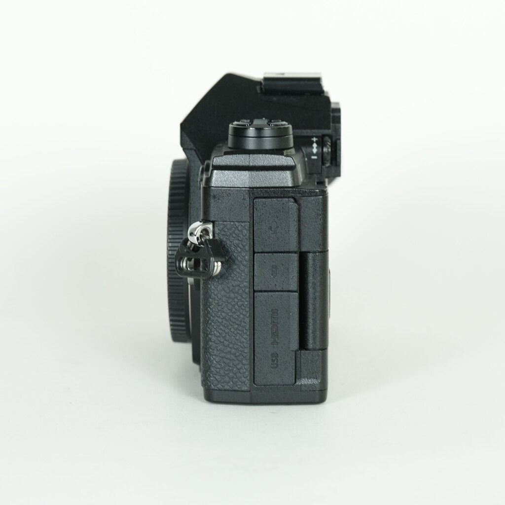 OLYMPUS OM-D E-M5 Mark III