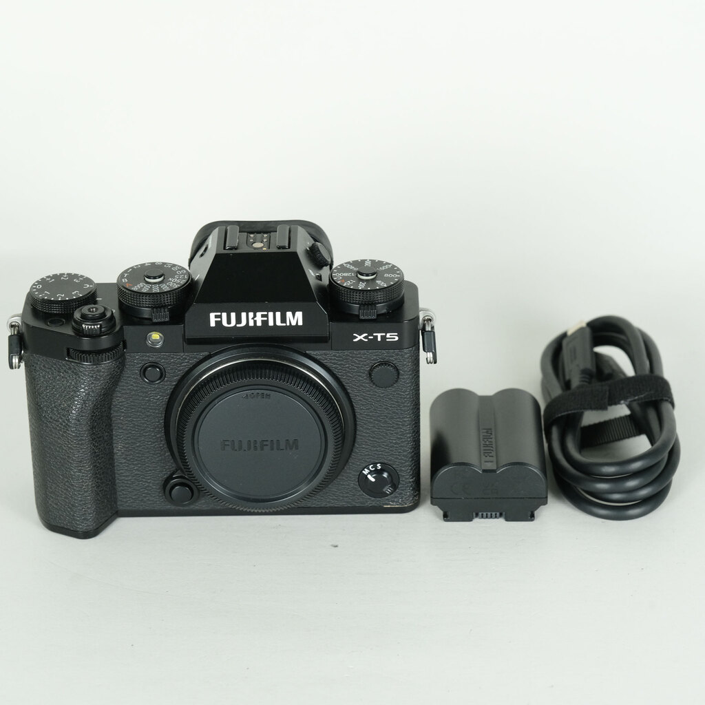 FUJIFILM X-T5 [�{�f�B �u���b�N]