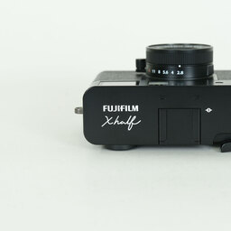 FUJIFILM X half X-HF1