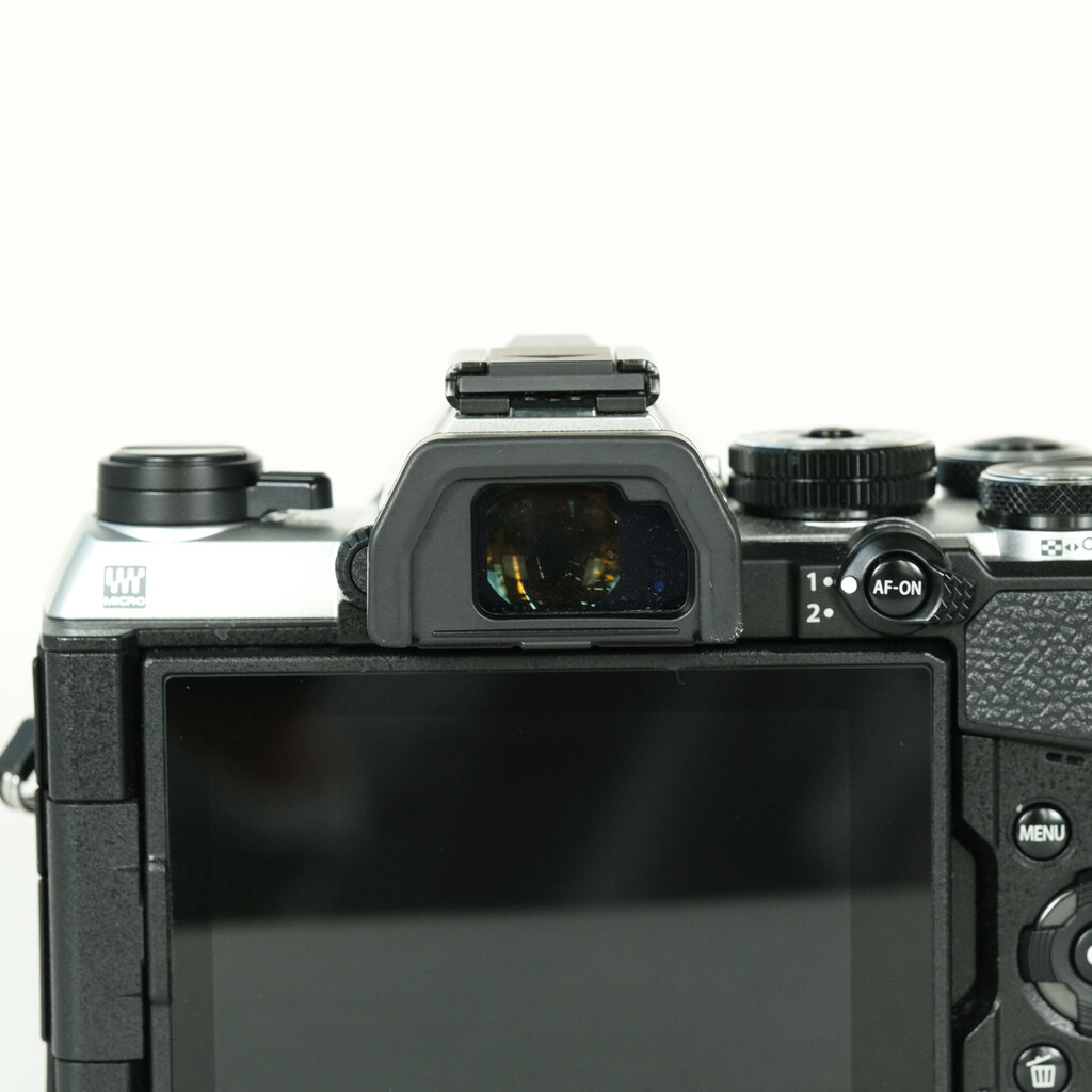 OM SYSTEM OM-5 Mark II ボディ シルバーの出品 | ONE SCENE（ワンシーン）