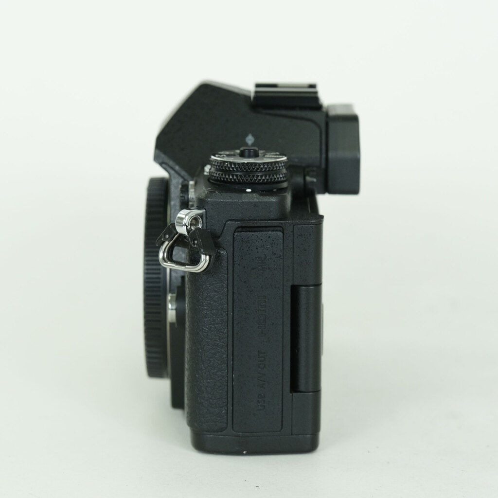 OLYMPUS OM-D E-M5 Mark II