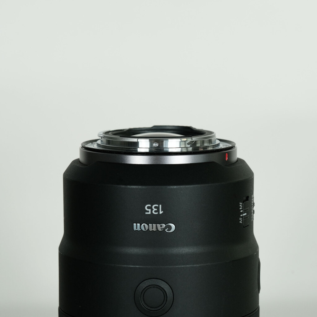Canon RF135mm F1.8 L IS USM