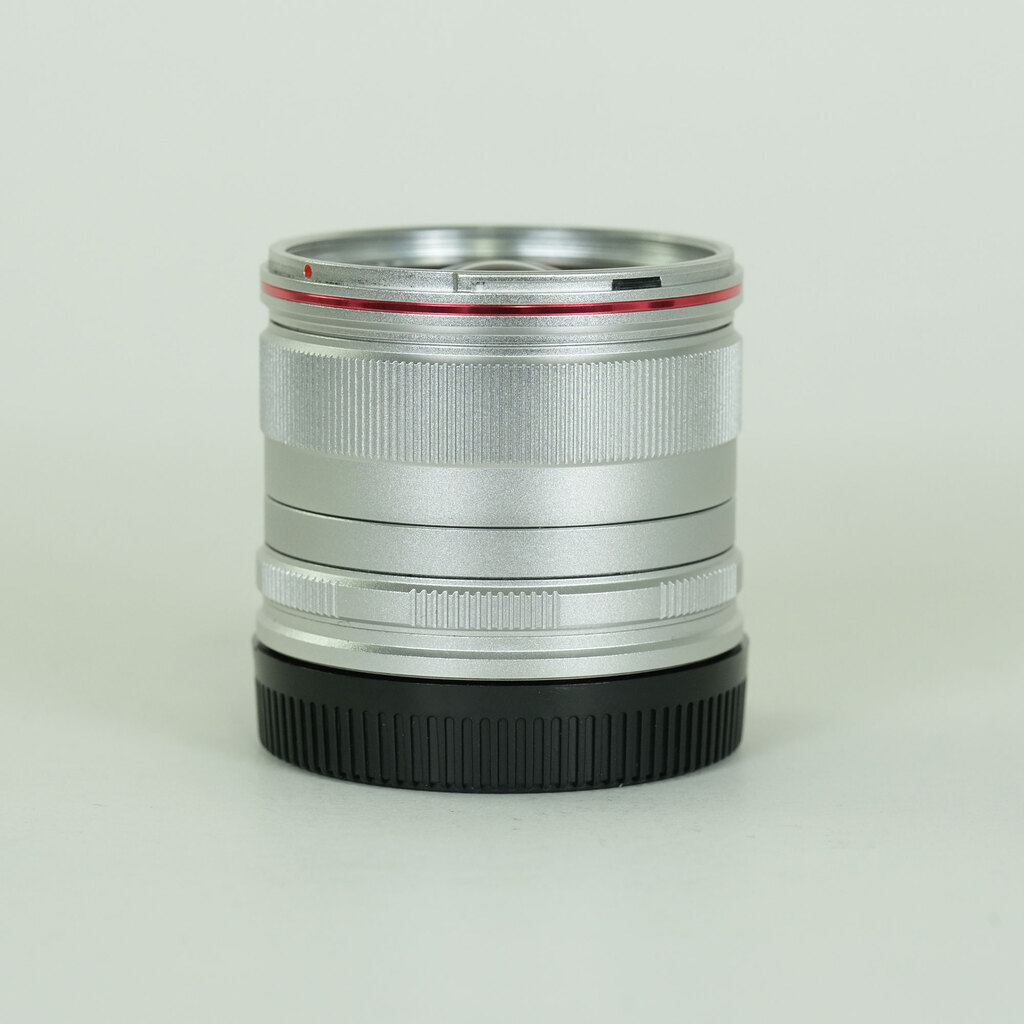 LAOWA 7.5mm F2(マイクロフォーサーズ用) シルバー LAOWA 7.5mm F2(マイクロフォーサーズ用) シルバー