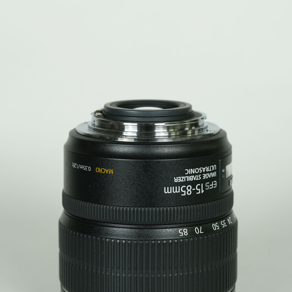 Canon EF-S15-85mm F3.5-5.6 IS USM