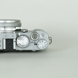 FUJIFILM X100F シルバー FUJIFILM X100F シルバー