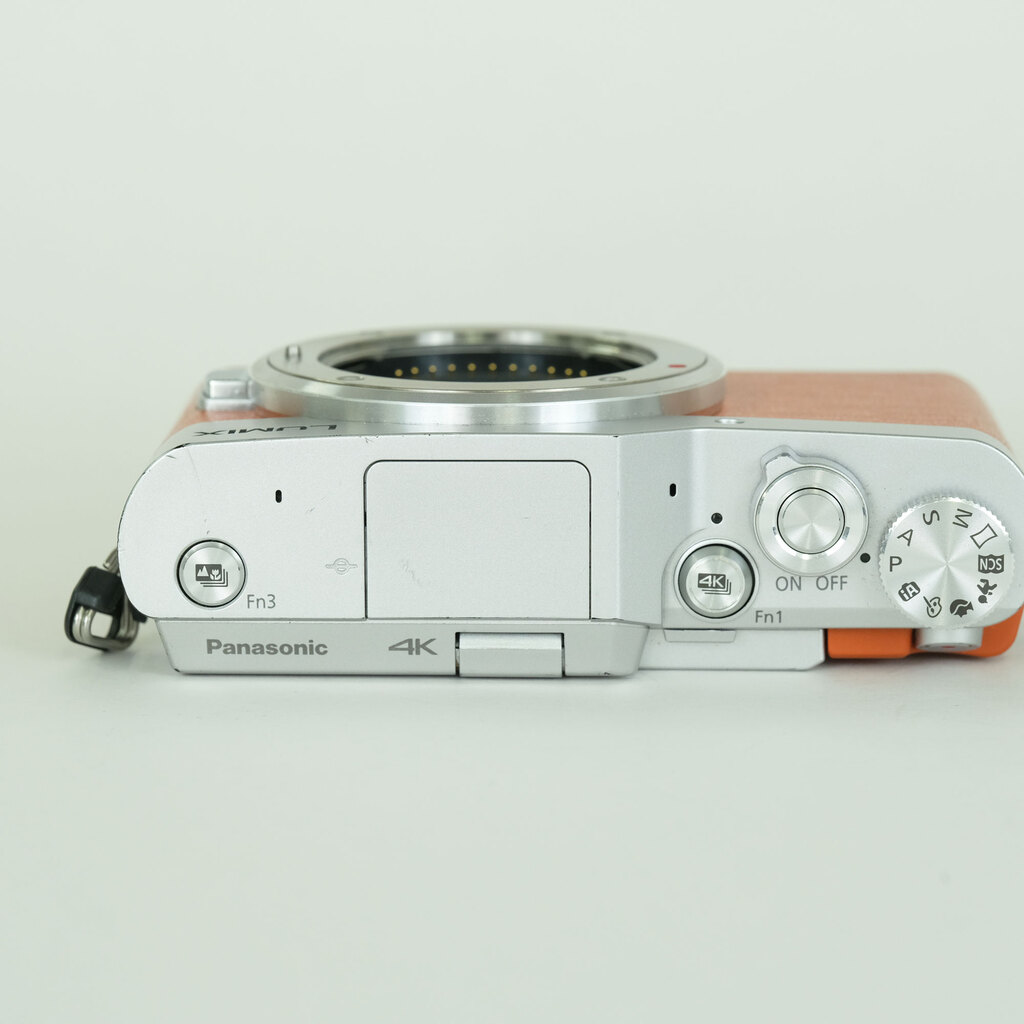 Panasonic LUMIX DC-GF9 ボディ オレンジ