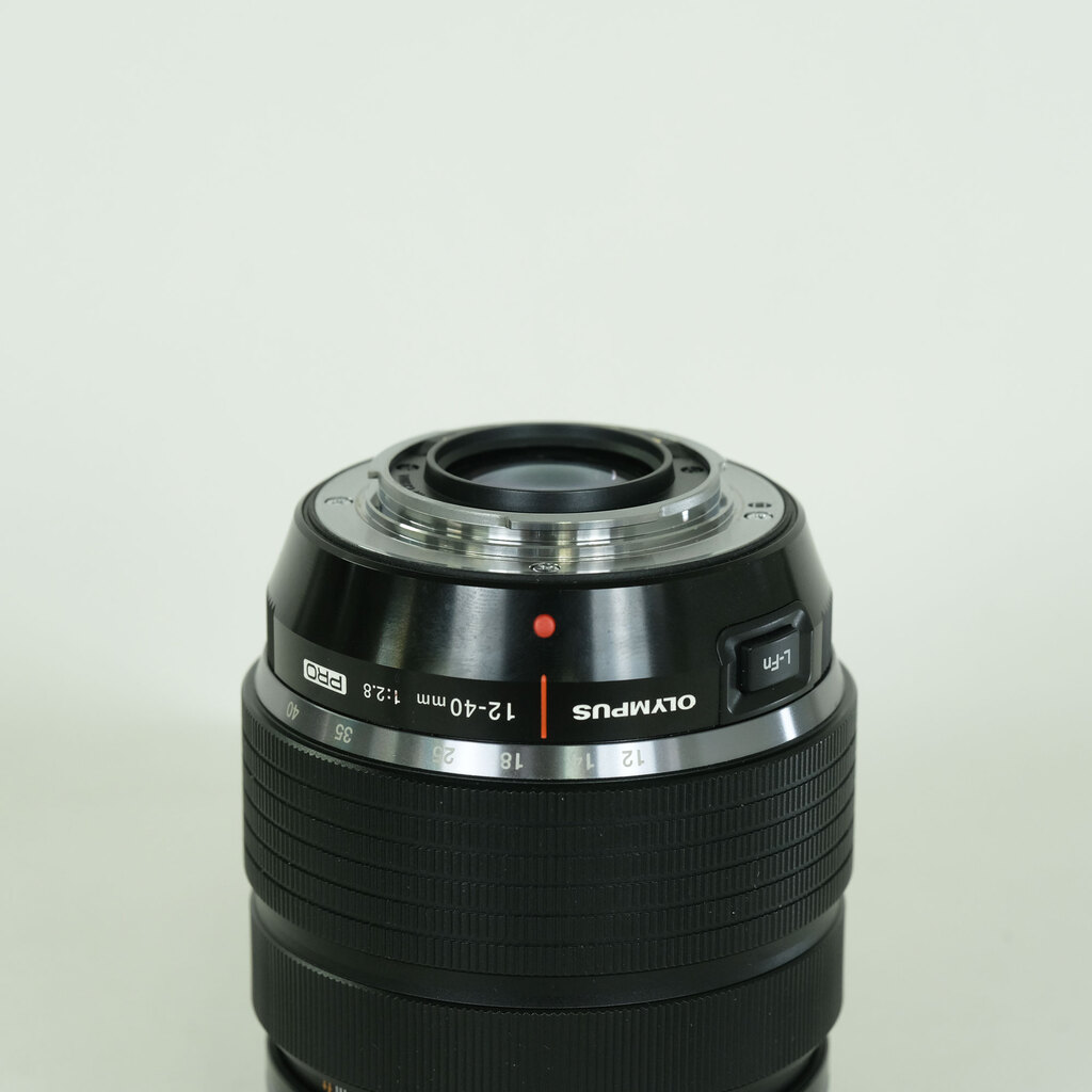 OLYMPUS M.ZUIKO DIGITAL ED 12-40mm F2.8 PRO OLYMPUS M.ZUIKO DIGITAL ED 12-40mm F2.8 PRO