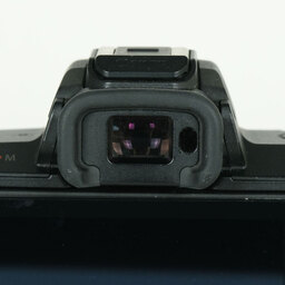 Canon EOS Kiss M Canon EOS Kiss M