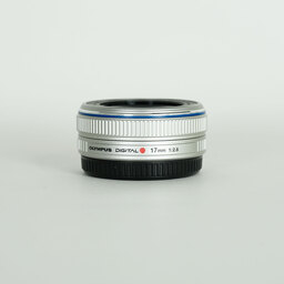OLYMPUS M.ZUIKO DIGITAL 17mm F2.8 シルバー