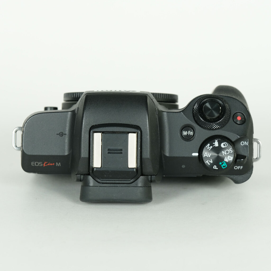 Canon EOS Kiss M Canon EOS Kiss M