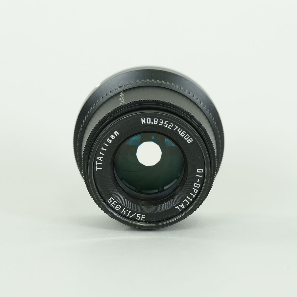 銘匠光学 TTArtisan 35mm F1.4 C (ソニーE用) シルバー