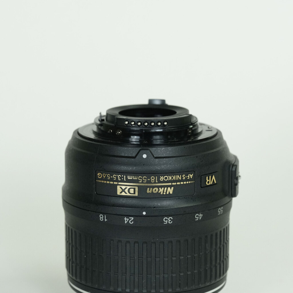 Nikon AF-S DX NIKKOR 18-55mm F3.5-5.6 G VR
