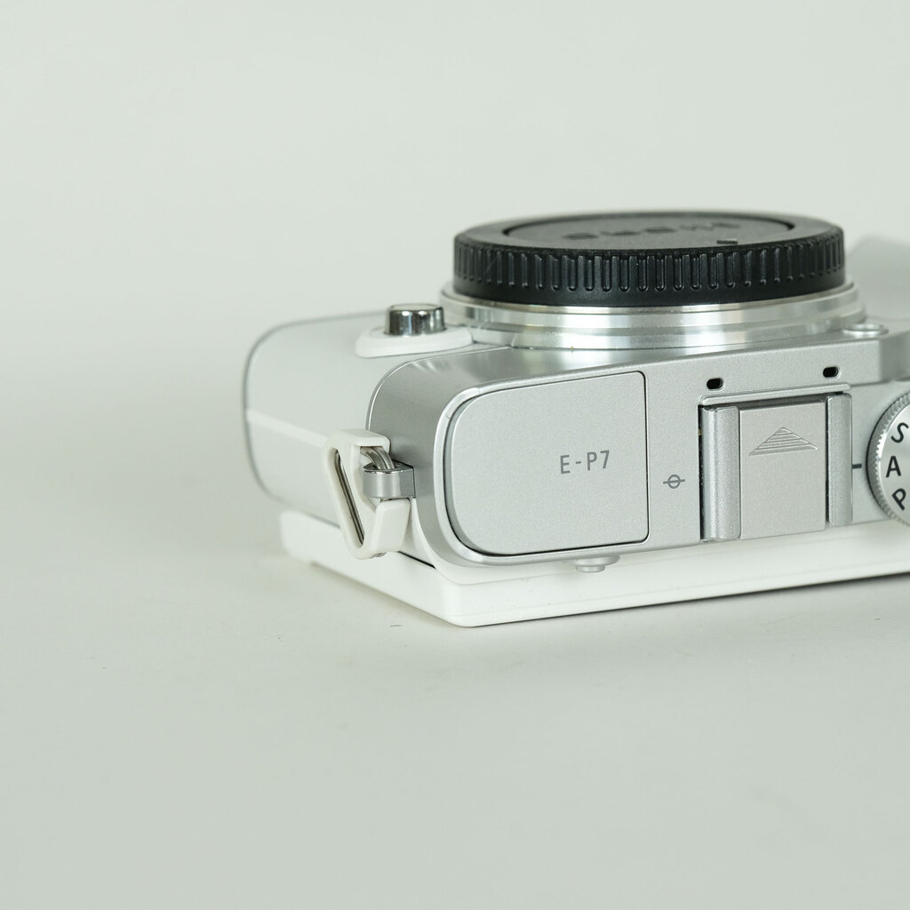 OLYMPUS PEN E-P7