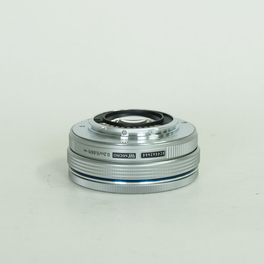 OLYMPUS M.ZUIKO DIGITAL ED 14-42mm F3.5-5.6 EZ シルバー