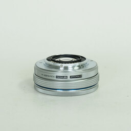 OLYMPUS M.ZUIKO DIGITAL ED 14-42mm F3.5-5.6 EZ シルバー