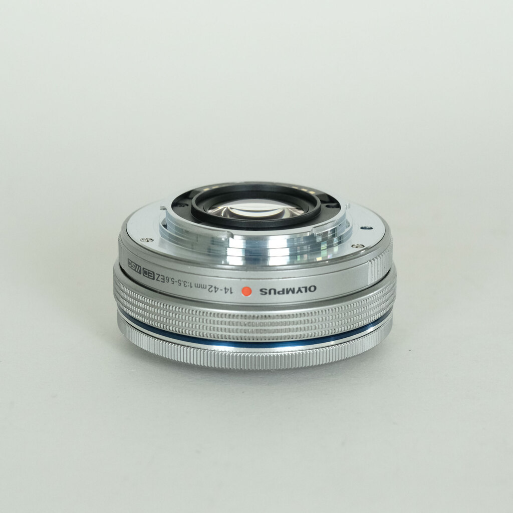 OLYMPUS M.ZUIKO DIGITAL ED 14-42mm F3.5-5.6 EZ シルバー