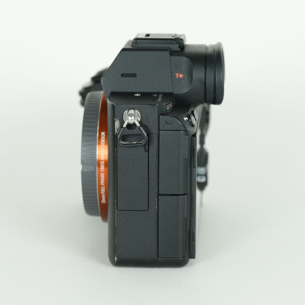 SONY α7R III（ILCE-7RM3）の出品 | ONE SCENE（ワンシーン）