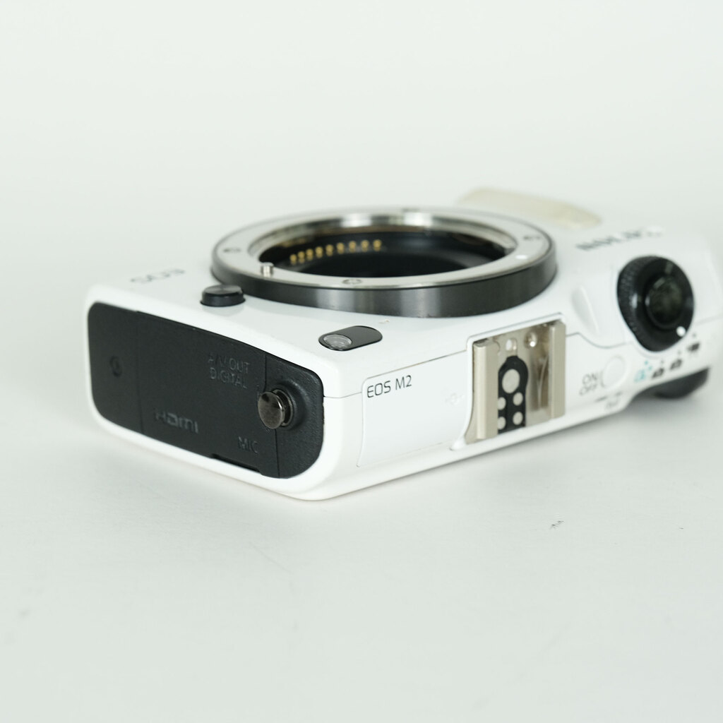 Canon EOS M2 ボディ ホワイトの出品 | ONE SCENE（ワンシーン）