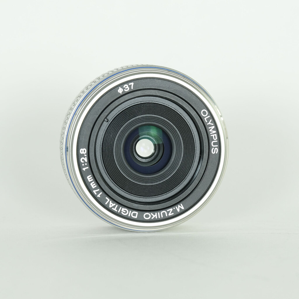 OLYMPUS M.ZUIKO DIGITAL 17mm F2.8 シルバー