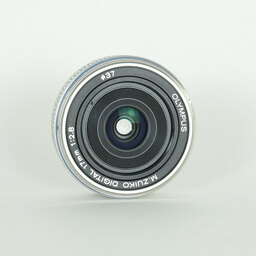 OLYMPUS M.ZUIKO DIGITAL 17mm F2.8 シルバー