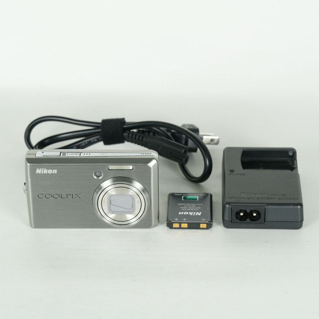 Nikon COOLPIX S600 チタンシルバーの出品 | ONE SCENE（ワンシーン）