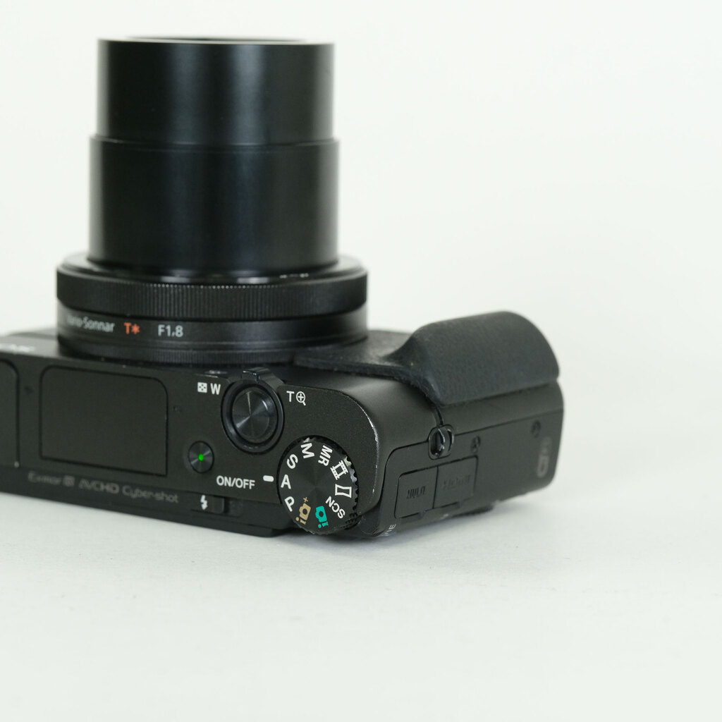SONY Cyber-shot DSC-RX100M3