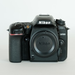 Nikon D7500