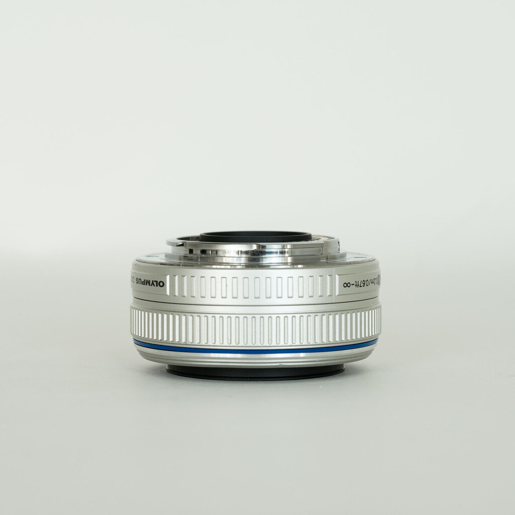 OLYMPUS M.ZUIKO DIGITAL 17mm F2.8 シルバー