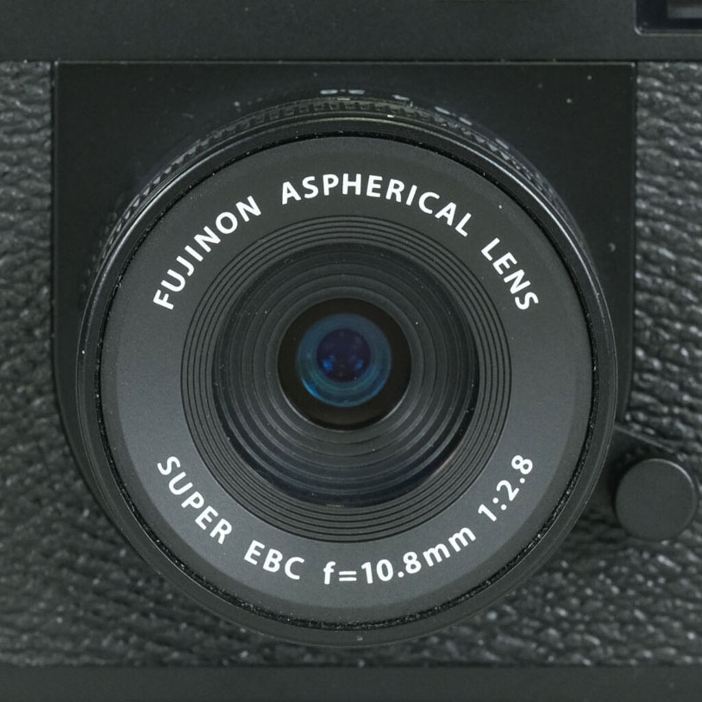 FUJIFILM X half X-HF1