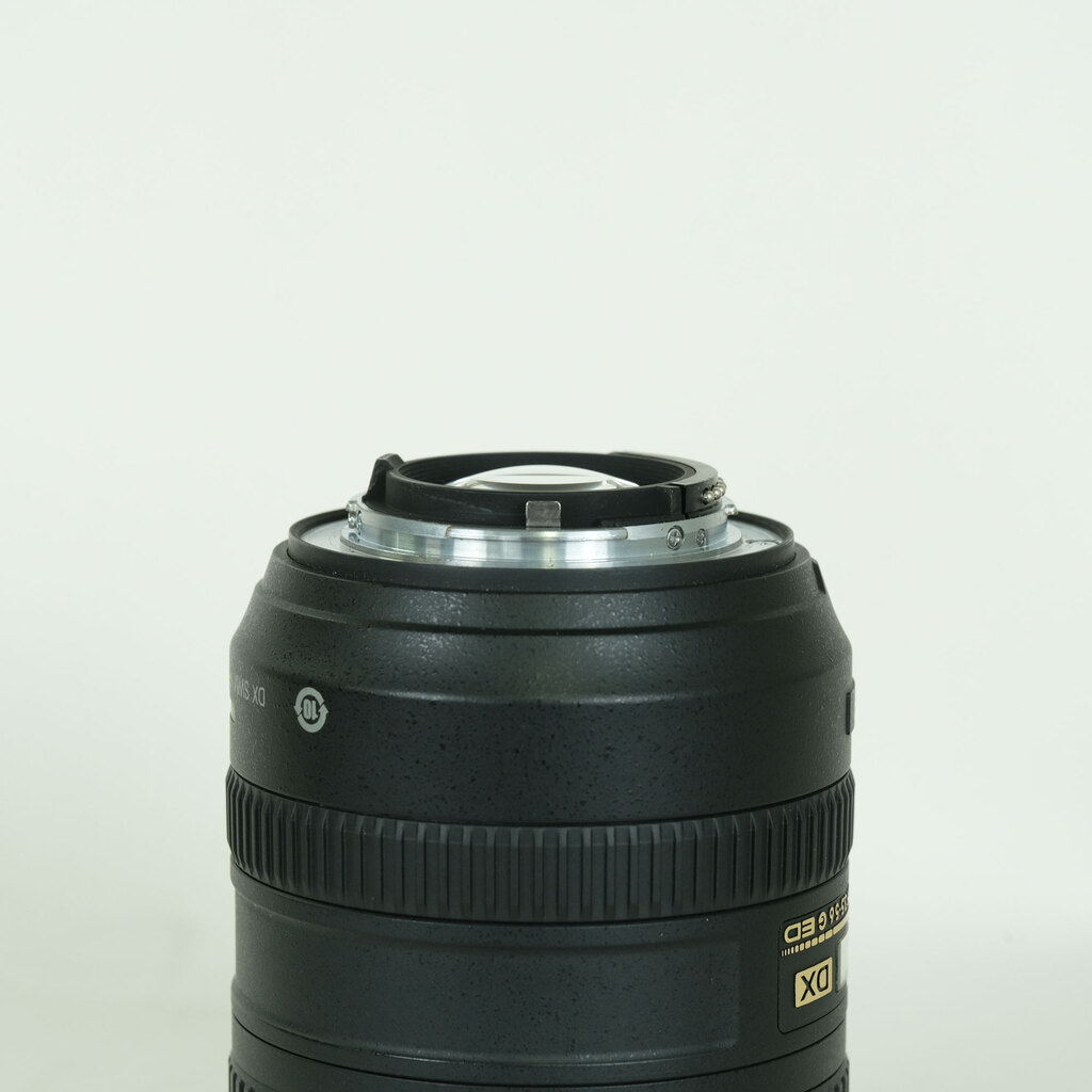 Nikon AF-S DX VR Zoom-Nikkor 18-200mm F3.5-5.6G IF-ED Nikon AF-S DX VR Zoom-Nikkor 18-200mm F3.5-5.6G IF-ED