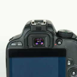 Canon EOS Kiss X7