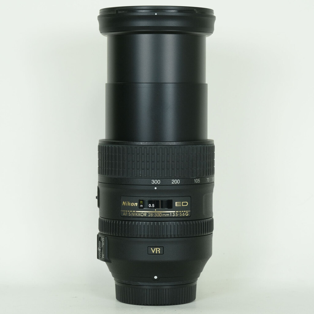 Nikon AF-S NIKKOR 28-300mm f/3.5-5.6G ED VR
