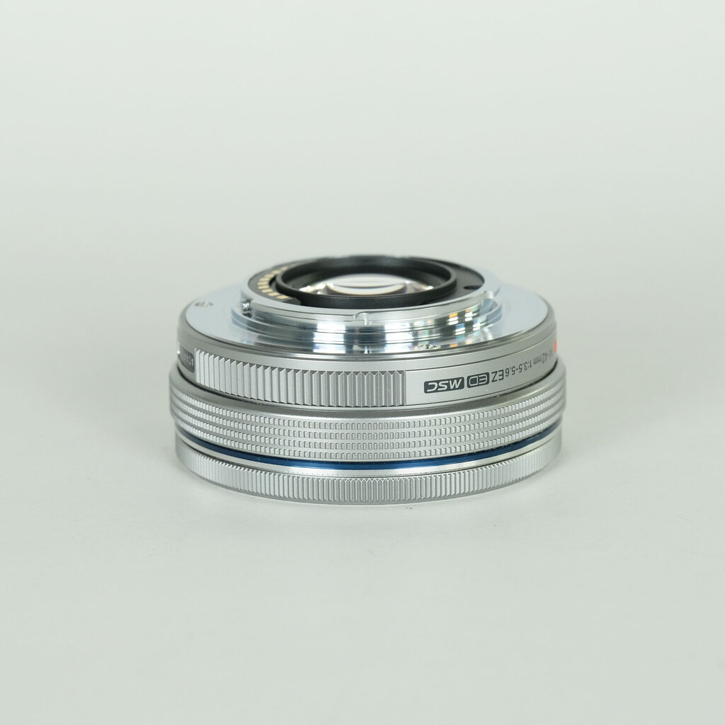 OLYMPUS M.ZUIKO DIGITAL ED 14-42mm F3.5-5.6 EZ シルバー