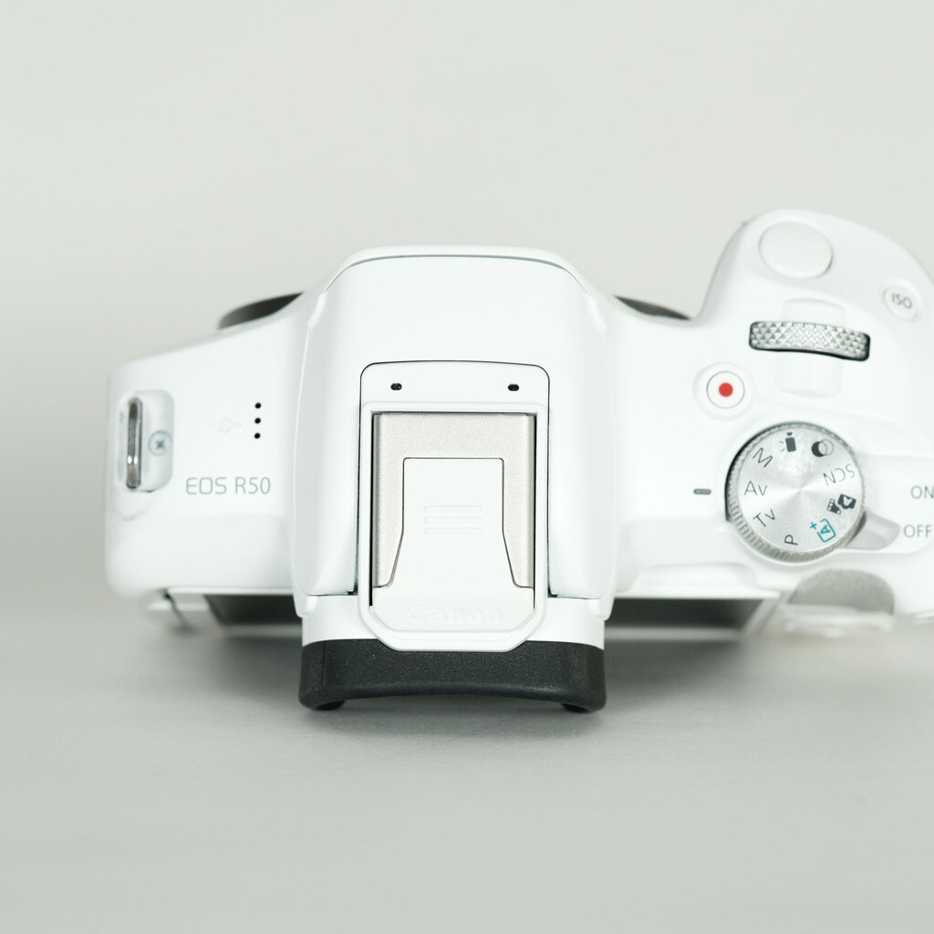 Canon EOS R50