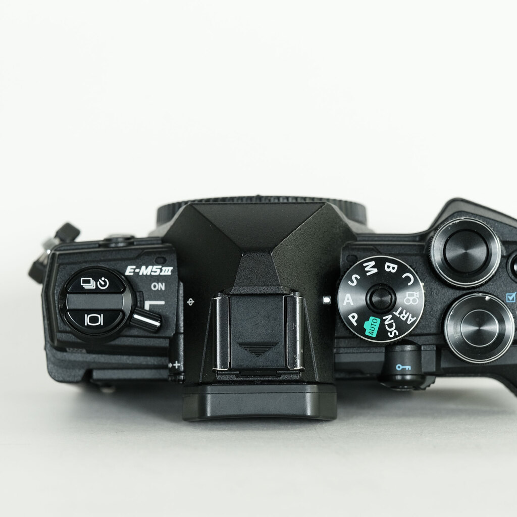 OLYMPUS OM-D E-M5 Mark III