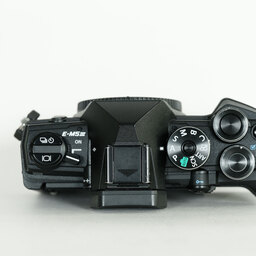 OLYMPUS OM-D E-M5 Mark III