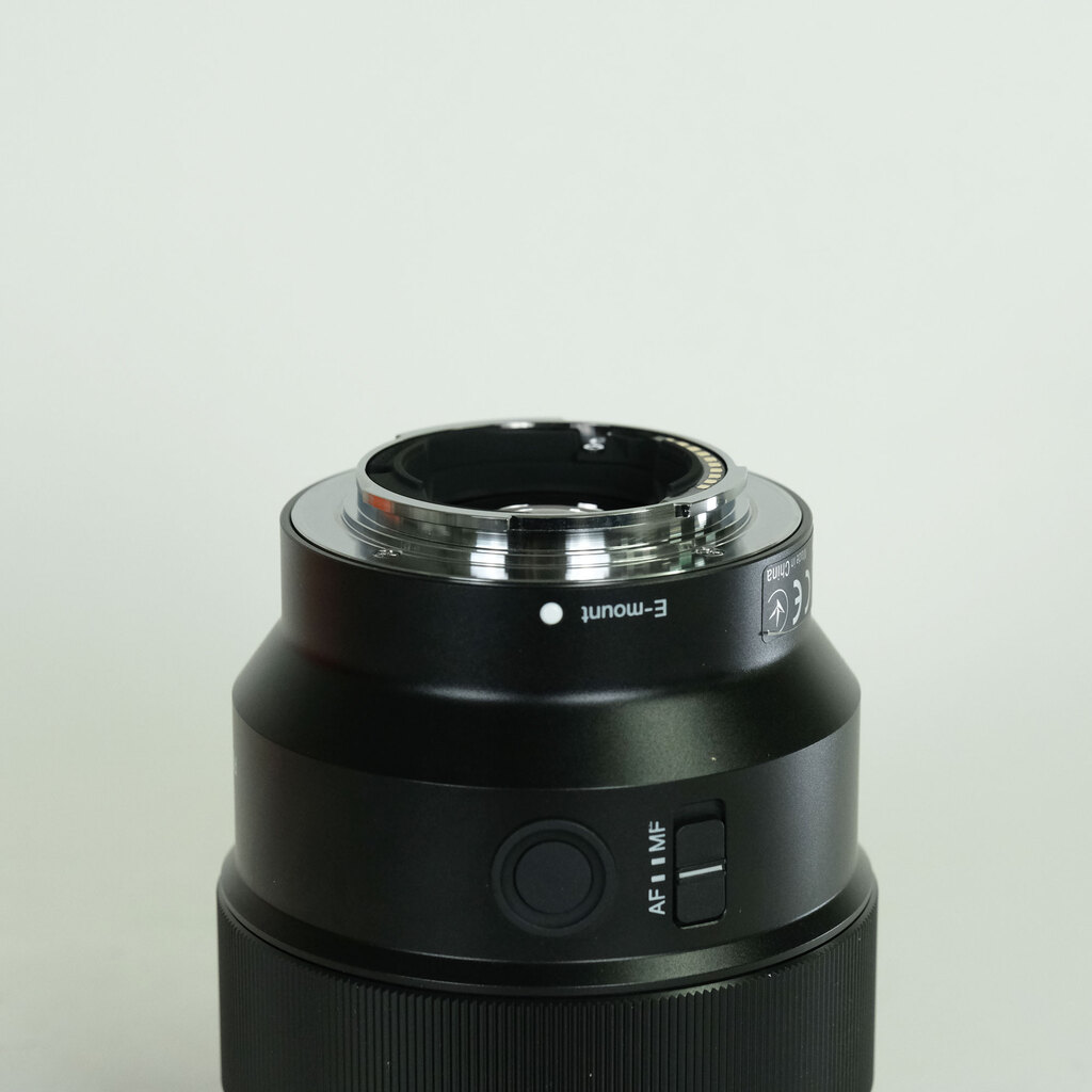 SONY FE 85mm F1.8 SEL85F18 SONY FE 85mm F1.8 SEL85F18