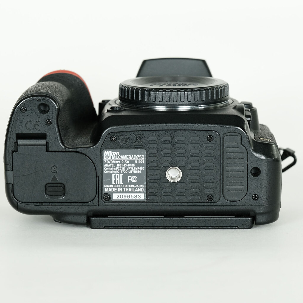 Nikon D750