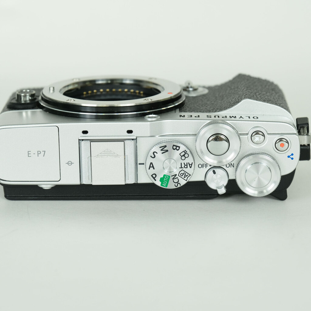 OLYMPUS PEN E-P7