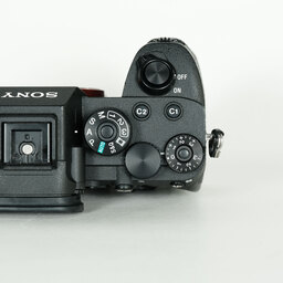 SONY α7RIV ボディ ILCE-7RM4A   【後期モデル 液晶下部にSONYロゴなし】