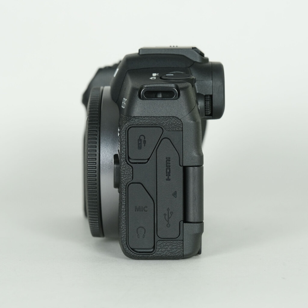 Canon EOS R8 Canon EOS R8