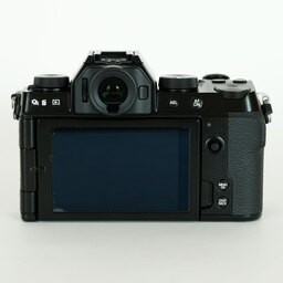 FUJIFILM X-S10