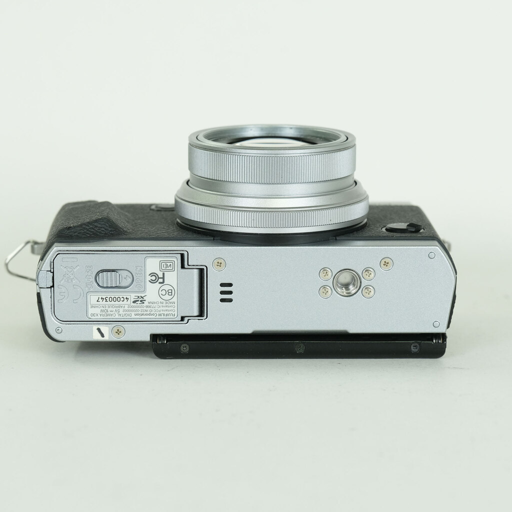 FUJIFILM X30 シルバー