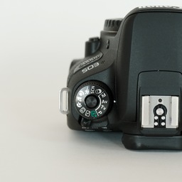 Canon EOS 9000D
