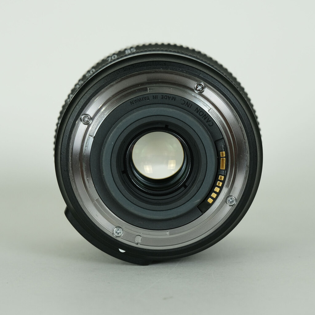 Canon EF-S15-85mm F3.5-5.6 IS USM