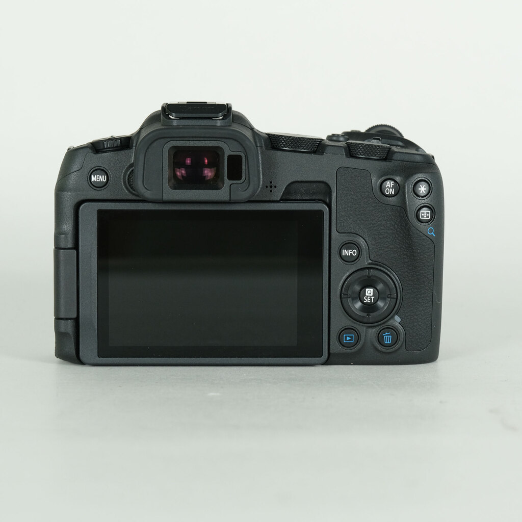 Canon EOS R8の出品 | ONE SCENE（ワンシーン）