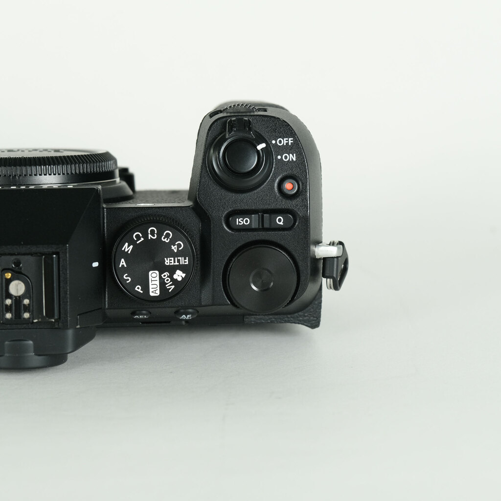 FUJIFILM X-S20