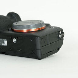 SONY α7 IV(ILCE-7M4) SONY α7 IV(ILCE-7M4)