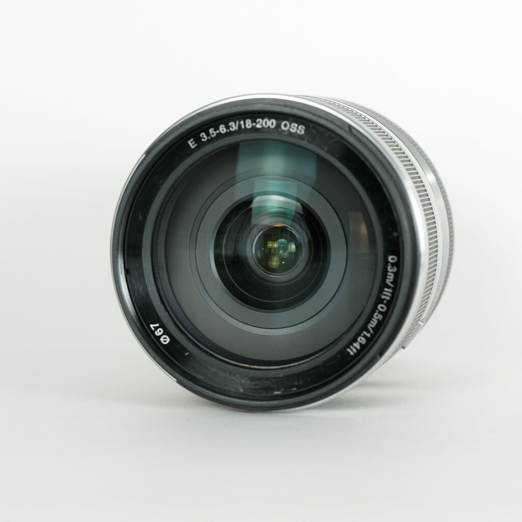 SONY E18-200mm F3.5-6.3 OSS SEL18200